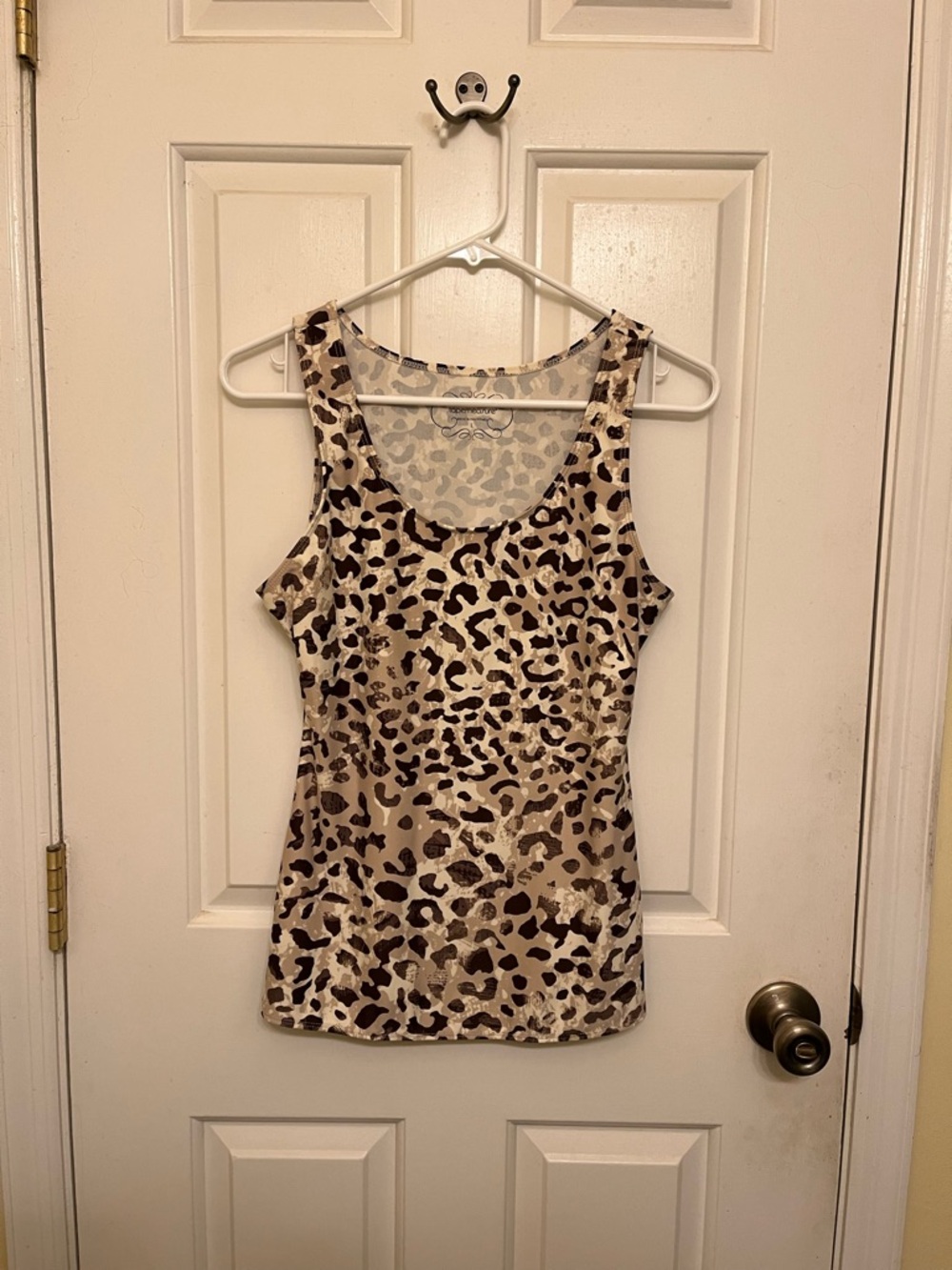 Tapemeasure Animal Print Sleeveless Cheetah Print Tank Top - Picture 4 of 5